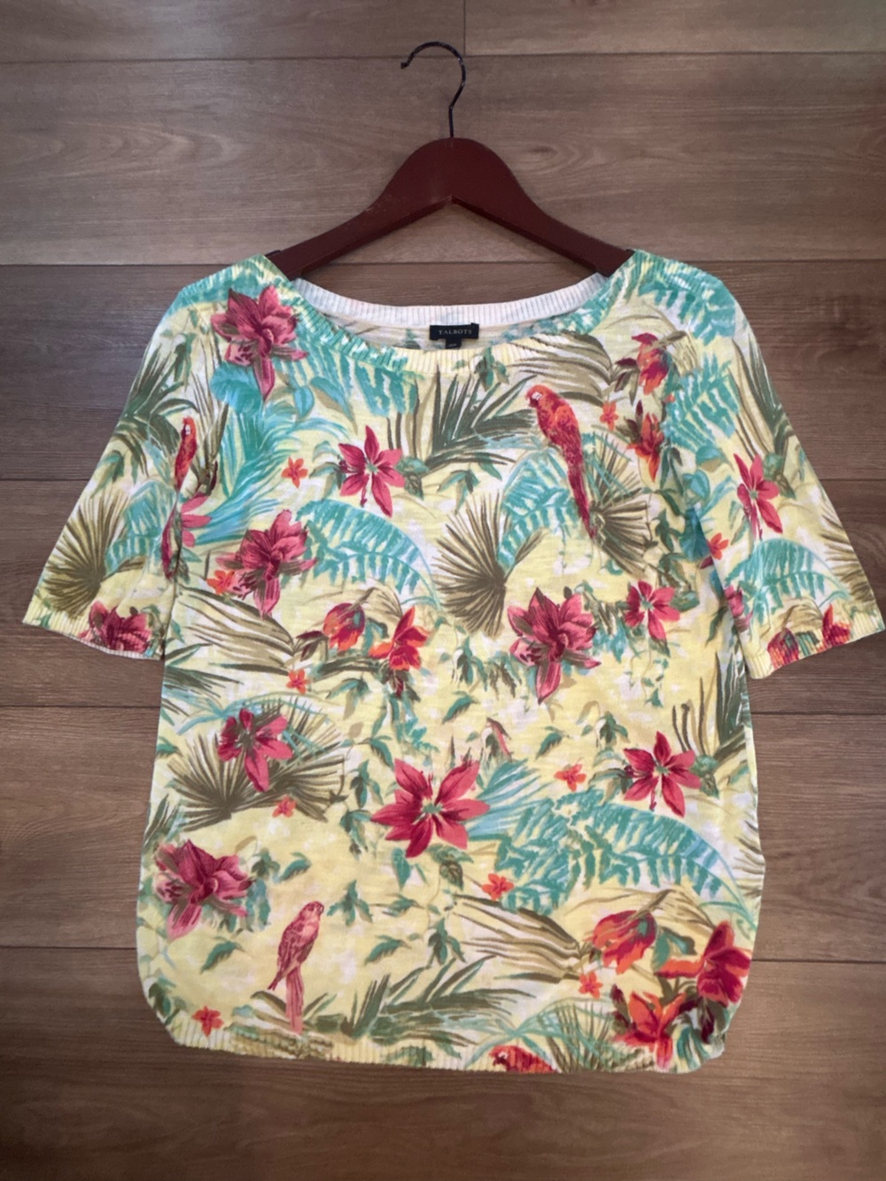 Talbots XS Tropical Parrot Floral Print Cotton Knit Top Short Sleeve